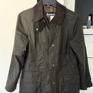 Barbour Beadnell waxed jacket in olive size 6